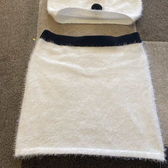 No Boundries Ladies Knit Christmas Top & Skirt Set, 2-Piece - Picture 7 of 8